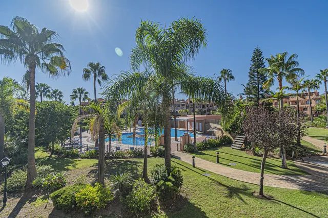 Apartamento 4 habitaciones 209m² en venta - Costa Del Sol - foto 2