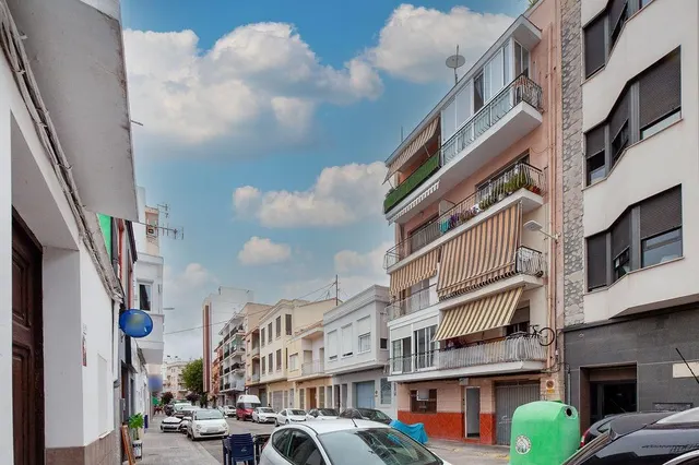 Piso con terraza, bien ubicado y SIN COMISIONES — 6