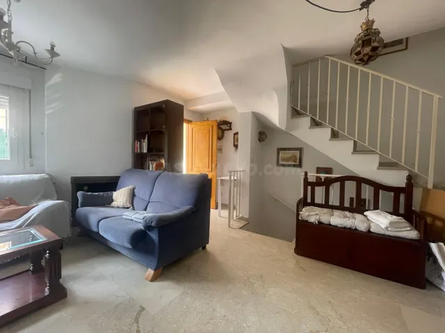 Amplia habitación  en Granada, Ideal para Estudiantes — 4