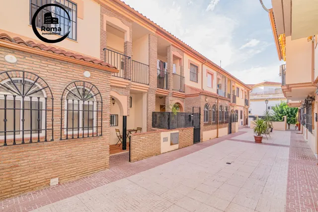 OPORTUNIDAD EN VENTA DE CASA ADOSADA DE 3 DORMITORIOS EN VEGAS DEL GENIL — 30