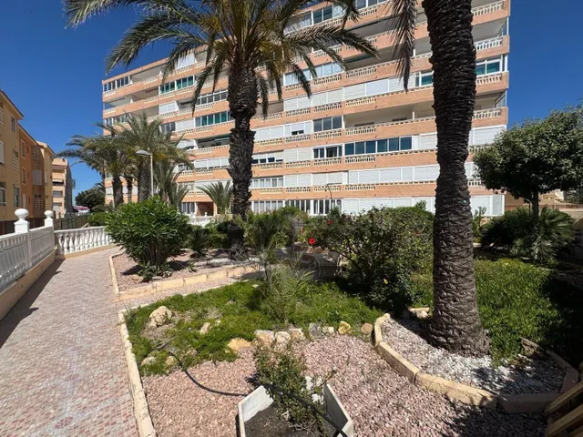 Estudio totalmente reformado a 100 metros de la playa de la 