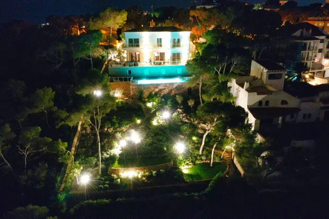 Impresionante villa de estilo mediterraneo con acceso directo al mar en Torrenova — 28