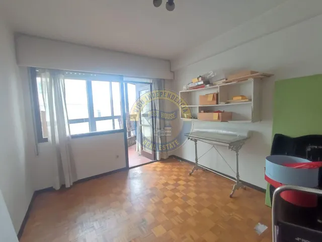 Exclusiva vivienda de gran amplitud en pleno centro de Vigo, entorno Pizarro — 9