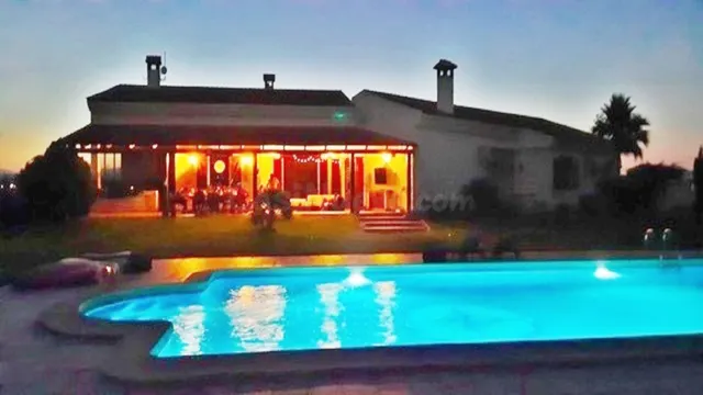 CHALET CON TERRAZA, BARBACOA, JARDÍN Y PISCINA EN PURIAS - L - foto 3