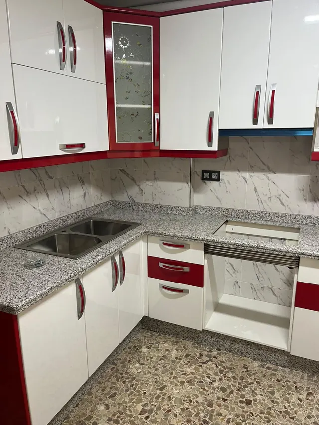 Amplio Piso en el Corazón de Almería - Oportunidad Única - foto 5