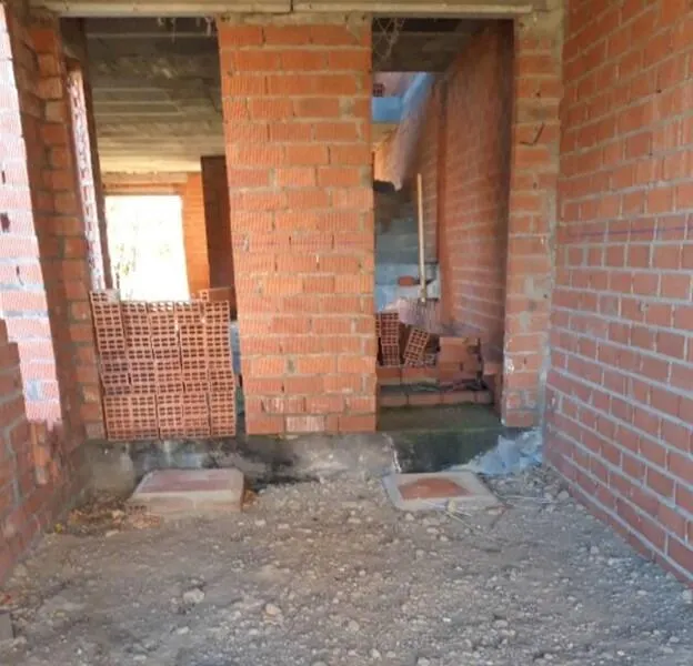 OBRA PARADA EN VILLA DE SOTO — 10
