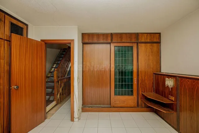 Casa en el centro de Olot, para reformar - foto 2
