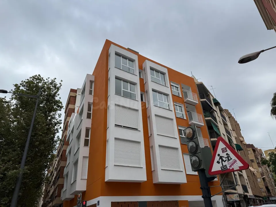 Benimaclet.Vivienda en alquiler vacia y con electrodomésticos.Seminueva