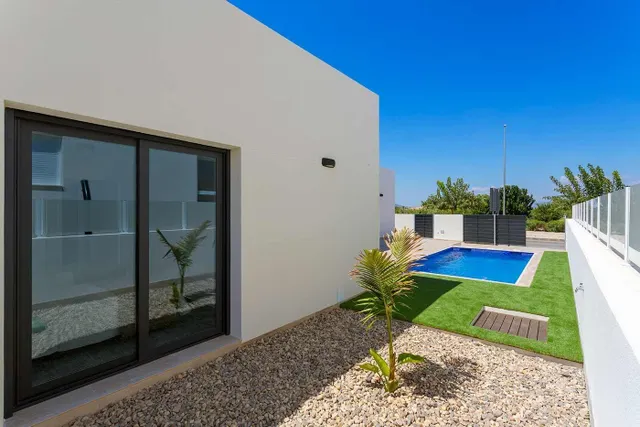 VILLAS CON PISCINA PRIVADA EN DAYA NUEVA — 17