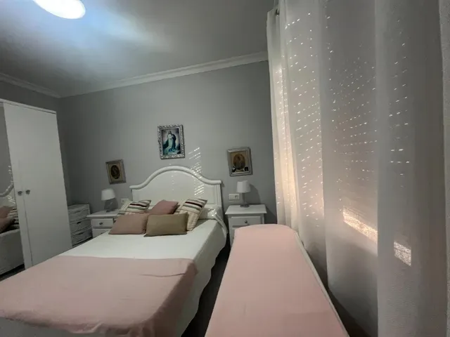 UNIFAMILIAR EN PLANTA BAJA CON TRES PATIOS, AZOTEA Y GARAJE LISTA PARA ENTRAR A VIVIR — 50