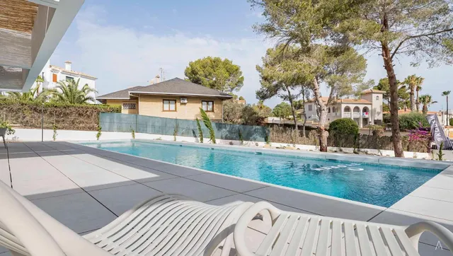 DESCUBRE TU PARAÍSO EN ESPAÑA: VILLA EXCLUSIVA CON VISTAS ES - foto 4