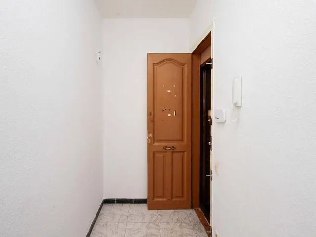 Amplia Planta Baja en c/Monistrol (Vila de Gràcia) Barcelona — 18