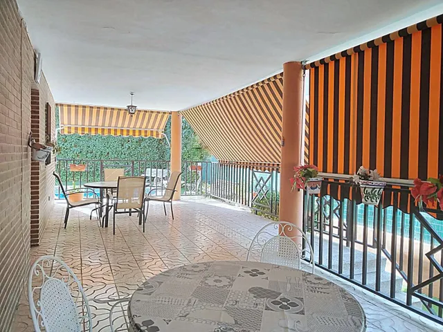 Esta casa no trata sólo de metros cuadrados.... ¡ ES EL GRAN ESCENARIO DE TU VIDA ! — 10