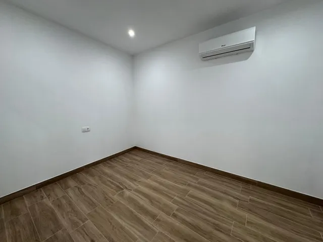 Apartamento totalmente reformado con piscina comunitaria — 16