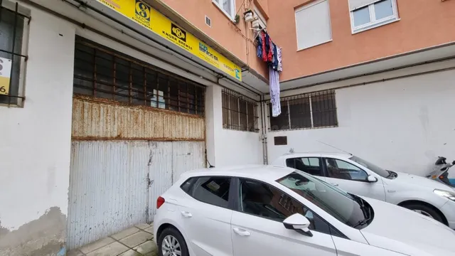 Amplio local ideal para taller o comercio en Santander