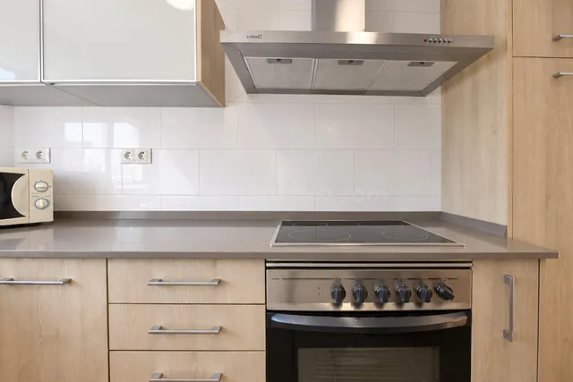 ¡LUMINOSO PISO TOTALMENTE REFORMADO, 100% EXTERIOR Y CON EXC - foto 4