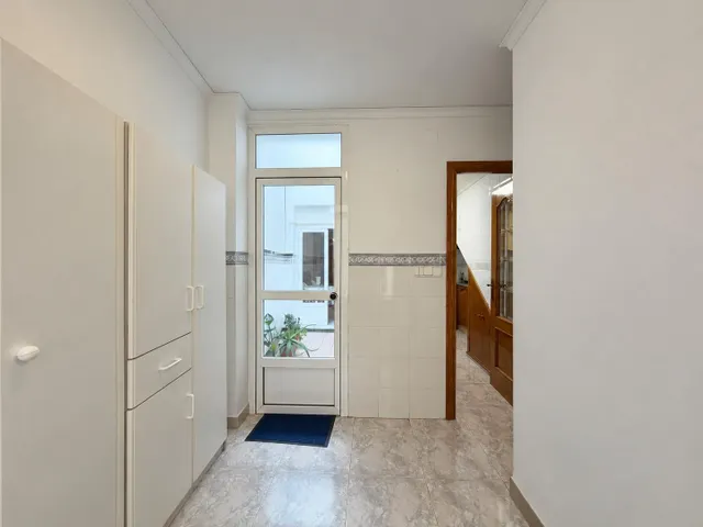 Casa con patio, terraza y acceso a dos calles en el centro de Beniarjó — 22