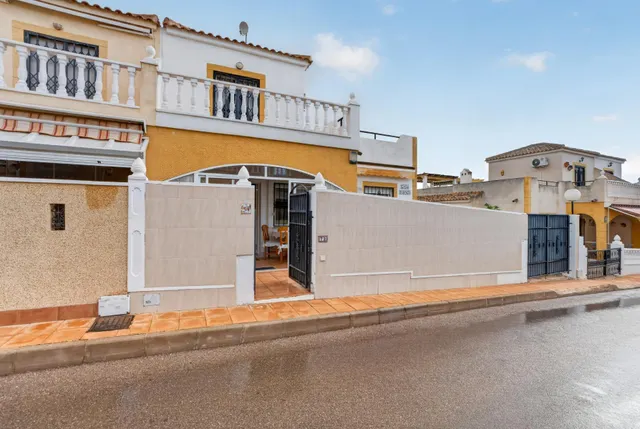 Serena V – Adosado tipo Quad con 3 dormitorios, jardín, piscina comunitaria y parking privado en Los Altos — 30