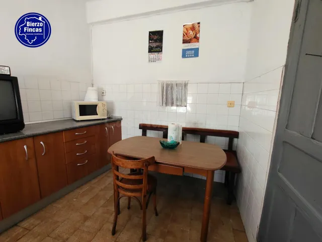 **se vende casa en Noceda del bierzo** — 5