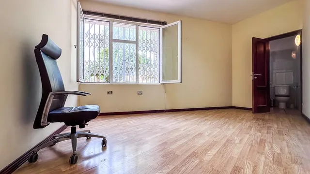 LOCAL COMERCIAL EN ESQUINA CON DOS FACHADAS | LOS OLIVOS, ADEJE — 21