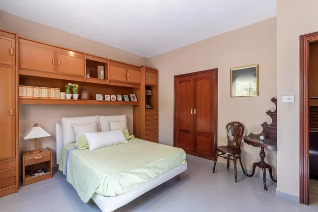 Chalet independiente con piscina y pista de tenis en Alfacar — 10