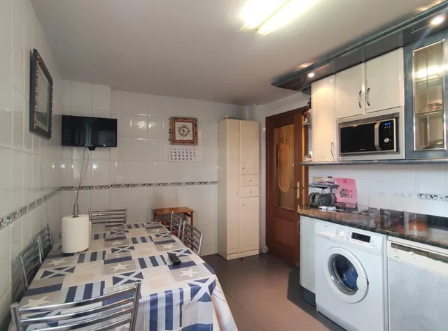 Amplio adosado de 4 dormitorios y con terraza de casi 10 m2. — 11