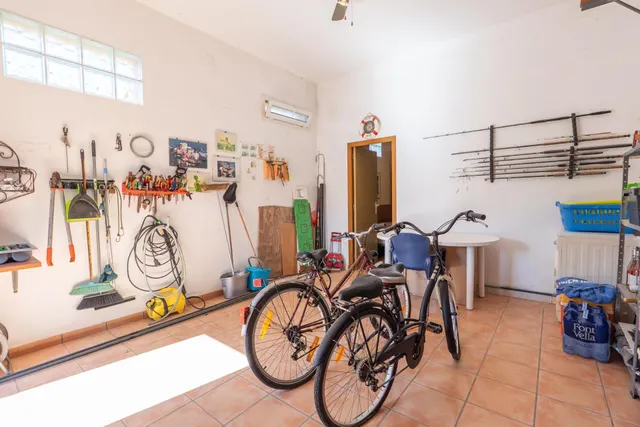 Casa en Riumar con parcela de 600 m2, piscina, garaje, jardín y parking para dos coches — 31