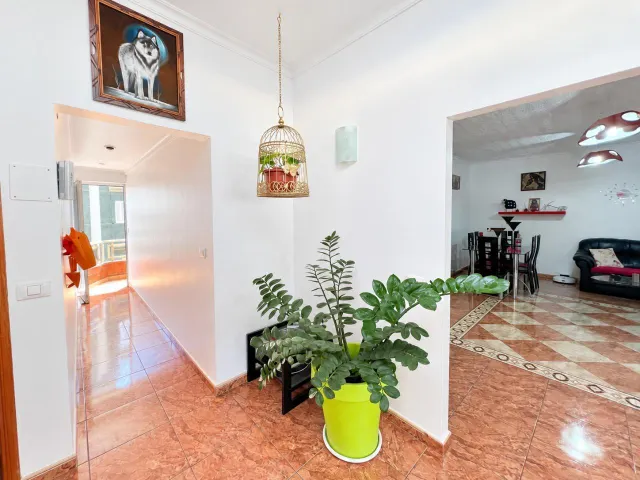 Vivienda de cuatro dormitorios con balcón en Arucas - Santidad — 37