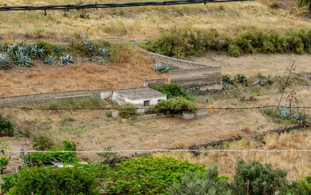 Gran Terreno Rústico de 5.637,40m2 en La Carretera General d