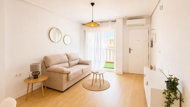 APARTAMENTO EN MONTEZENIA CON PISCINA Y LISTO PARA ENTRAR A  - foto 2