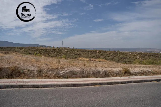 Terreno urbano de 750 m2 en Altos de La Zubia. Parcelas 14 de la manzana L y parcela 17 de la manzana M — 10