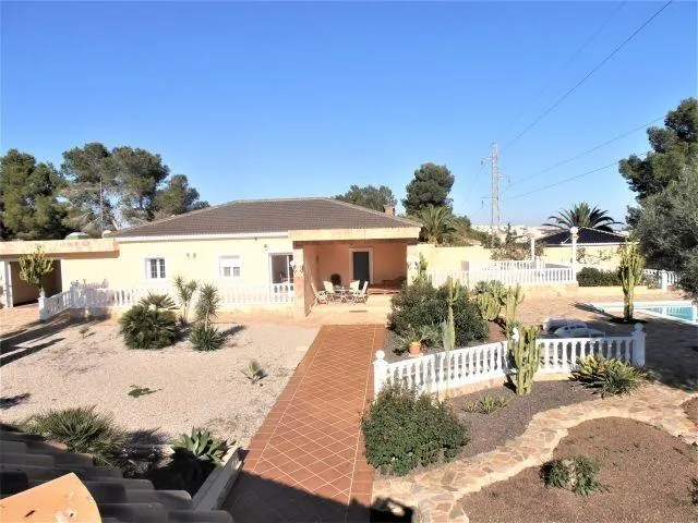 ESPECTACULAR CHALET CON 1.445M2 DE PARCELA EN LAS FILIPINAS VILLAMARTIN — 26