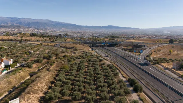 Oportunidad Única en Loma Verde: Suelo Urbano para Vivienda  - foto 4