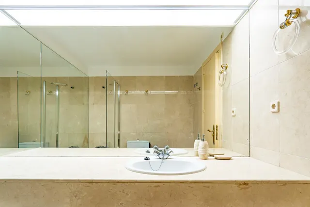 Amplio dúplex en Río Real, Marbella Este, junto a proyectos de alto valor — 38