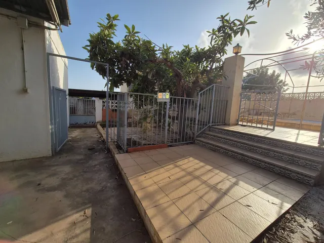 CASA EN EL CAMPO CERCA DEL PUEBLO — 24