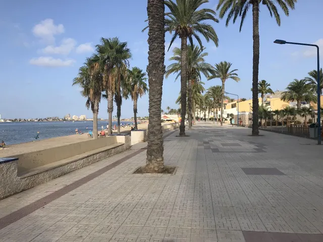 LUJOSO PISO EN PLAYA HONDA. — 7