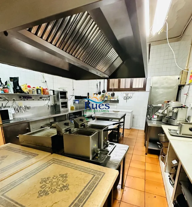 Traspaso de cafeteria restaurante, en funcionamiento — 24