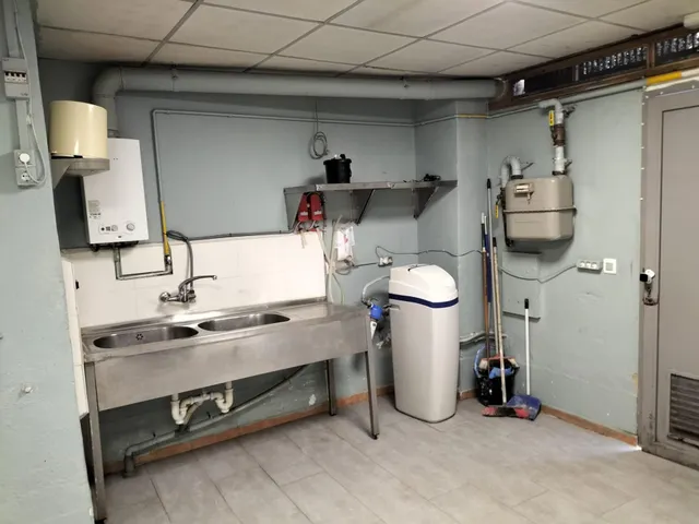 EN VENTA LOCAL COMERCIAL CON INQUILINOS — 40