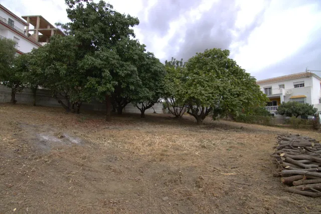 PARCELA DE 1576 METROS EDIFICABLE EN GUARO — 10