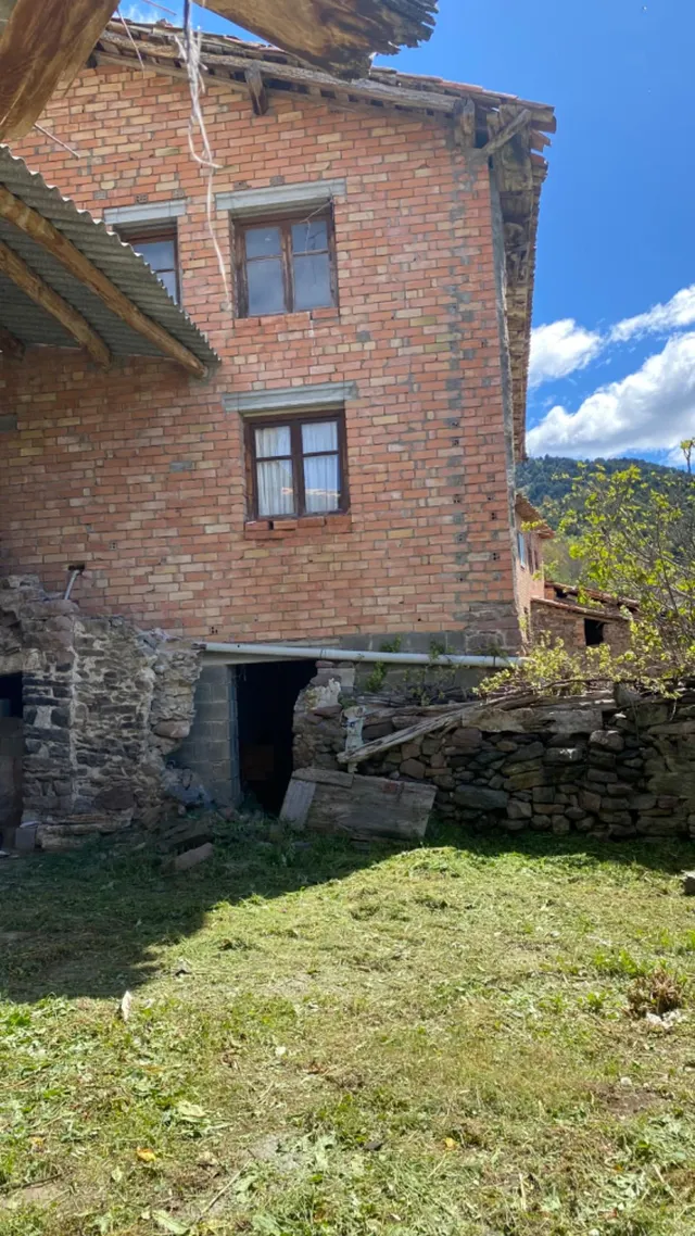 Gran Casa  para rehabilitar en pueblo tranquilo del pirineo — 14