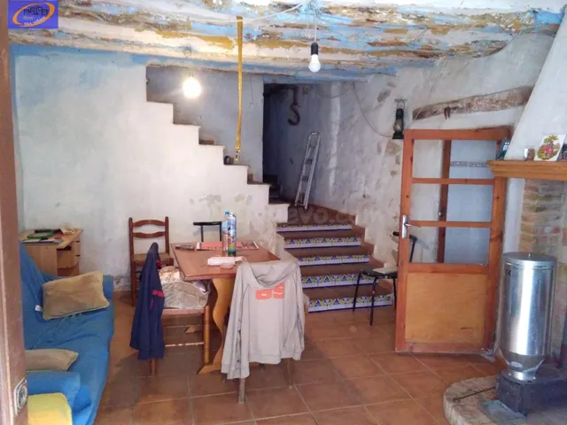 A LA VENTA CASA, PARCELA Y HUERTO EN LA ALMEZA (ALPUENTE) - foto 2
