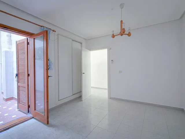 Edificio Galeon. Apartamento para reforma con excelente potencial de inversión + 2 amplias terrazas + piscina comunitaria — 17
