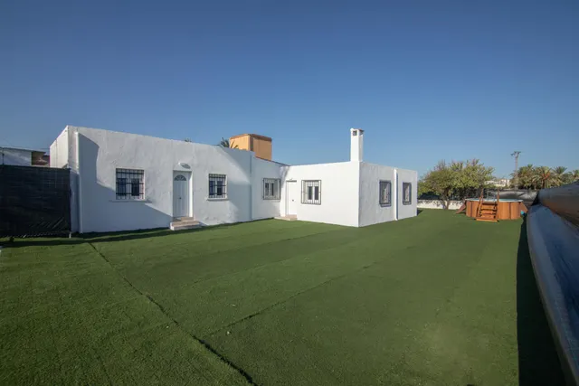 Te ofrecemos esta propiedad junto Centro Comercial Aljub y Bomberos con más de 1.000 metros de terreno y 2 casas independientes para disfrutar en familia!!!! — 15