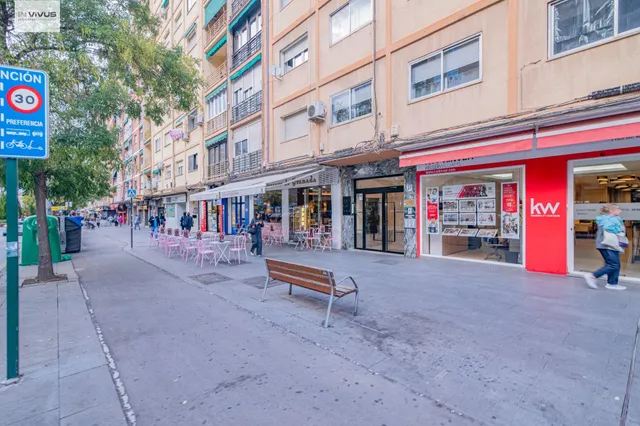 Oportunidad en alquiler de piso reformado de dos dormitorios con gran terraza en camino de ronda — 31