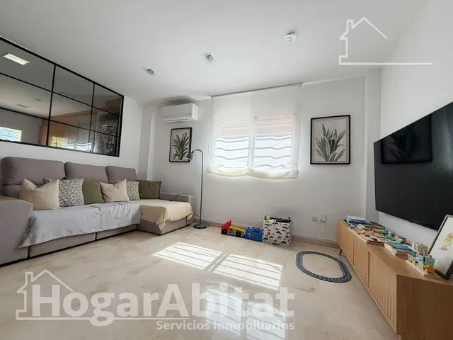 ¡PRECIOSO CHALET! AMPLIO Y REFORMADO CON PISCINA PRIVADA, GARAJE Y PARCELA — 35
