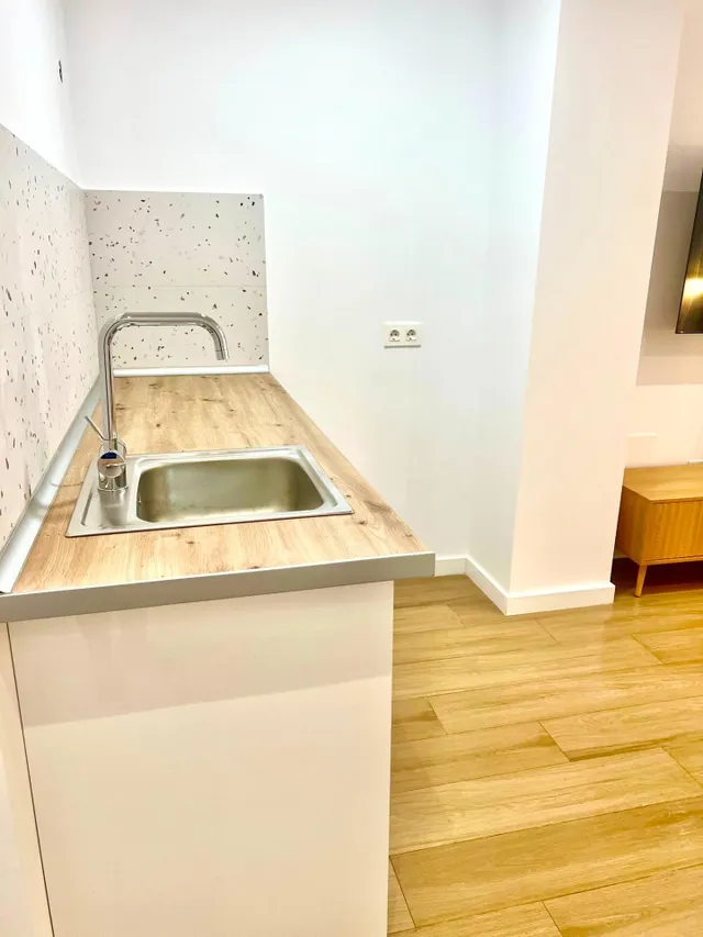 ✨ estudio en piso compartido –950€- disponible 1 de noviembre parejas o individual – avda. carlos haya ✨ — 8