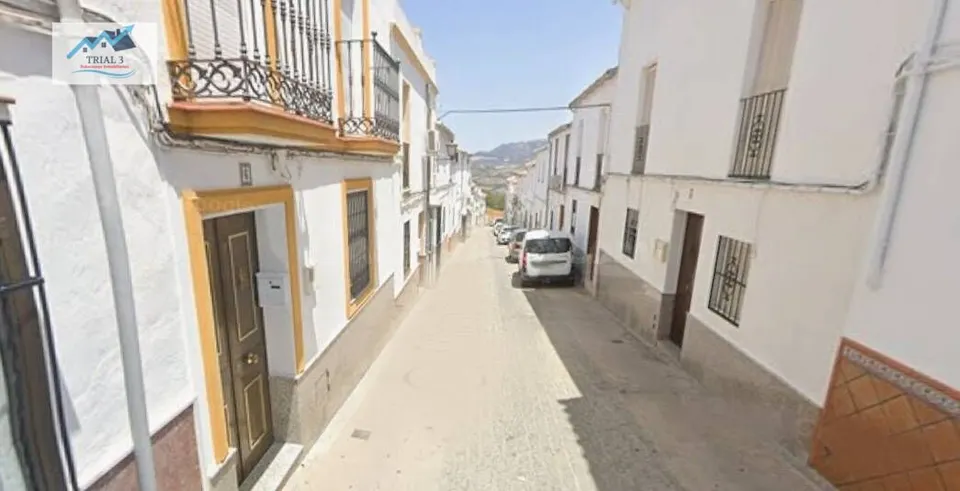 Venta de casa en Olvera, Cádiz.