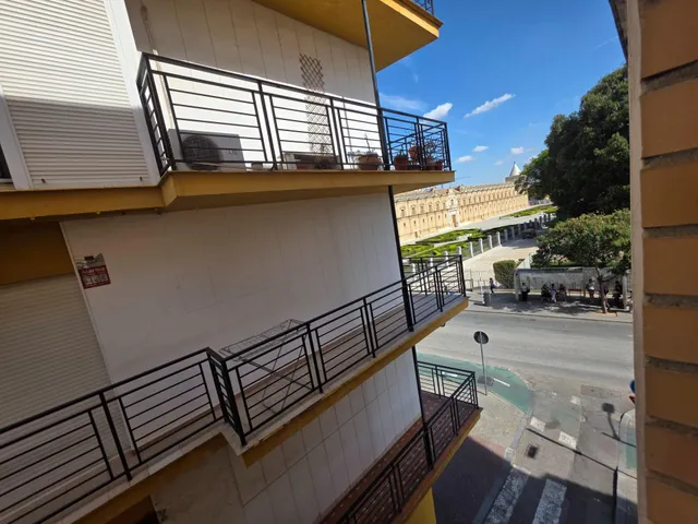 APARTAMENTO EXTERIOR CON ASCENSOR JUNTO AL PARQUE DEL PARLAMENTO — 20