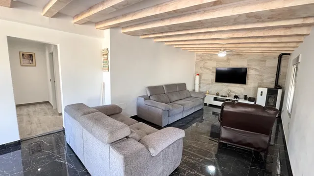 Exclusiva Casa Reformada con Piscina Privada y Parcela de 7.000 m2 en Blanca, Murcia — 5
