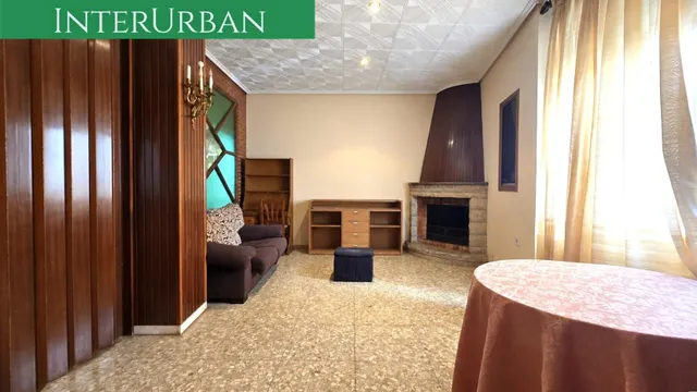 Oportunidad - Amplia casa de 197 m2 con 4 dormitorios y terraza en Benissanó — 10